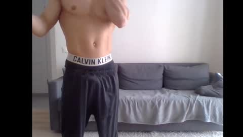 Snapshot of beniamain chatting on 03/08/25, 08:11 Alan online show from 03/08/25, 08:11