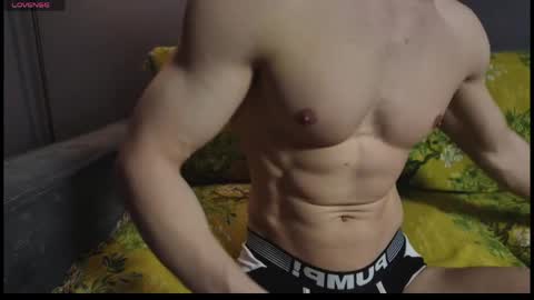 benjaminkarl02 online show from 05/10/26, 03:17