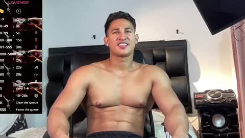 Snapshot of benjamincooperk1 chatting on 09/28/25, 11:43 benjamincooperk online show from 09/28/25, 11:43