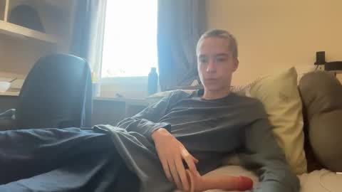 Snapshot of benji_j8 chatting on 11/29/25, 01:25 benji_j8 online show from 11/29/25, 01:25