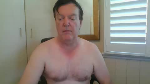 Snapshot of benjoid chatting on 11/27/25, 11:40 benjoid online show from 11/27/25, 11:40