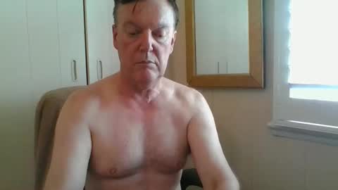 Snapshot of benjoid chatting on 03/03/26, 01:01 benjoid online show from 03/03/26, 01:01