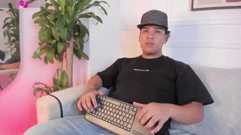 Snapshot of bennett_alejoo chatting on 09/12/25, 06:19 bennett_alejoo online show from 09/12/25, 06:19