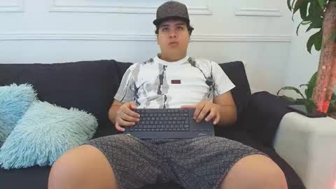 Snapshot of bennett_alejoo chatting on 11/19/25, 05:02 bennett_alejoo online show from 11/19/25, 05:02