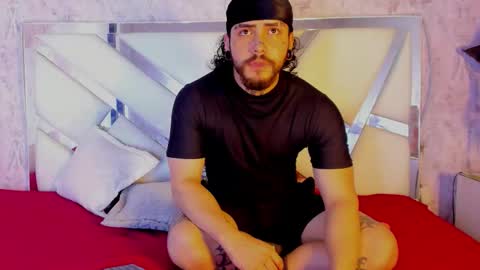 Snapshot of benny_and_mark chatting on 02/08/26, 04:05 Benny and Mark online show from 02/08/26, 04:05