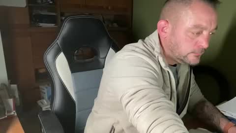 benochau online show from 03/27/26, 11:04