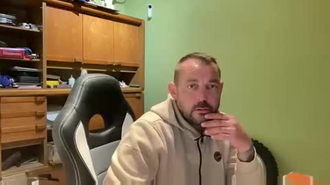 benochau online show from 04/28/26, 02:49