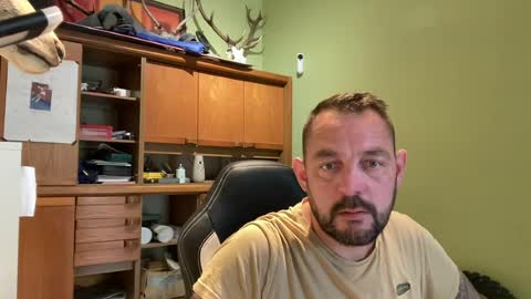 Snapshot of benochau chatting on 06/24/26, 04:11 benochau online show from 06/24/26, 04:11