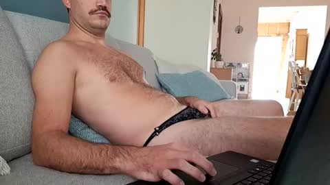 Snapshot of benoitgmx12 chatting on 09/13/25, 10:59 benoitgmx12 online show from 09/13/25, 10:59