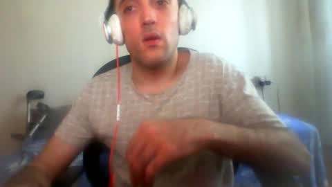 bentish online show from 11/12/25, 09:42