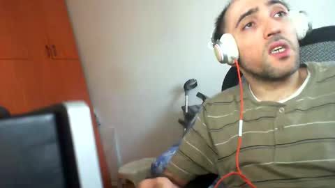 bentish online show from 11/25/25, 09:42