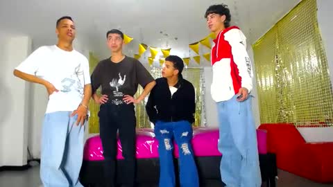 Snapshot of benz_boys chatting on 02/22/25, 12:08 benz boys online show from 02/22/25, 12:08