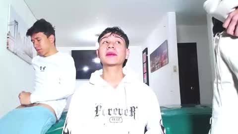 Snapshot of benz_boys chatting on 10/22/25, 12:05 benz boys online show from 10/22/25, 12:05