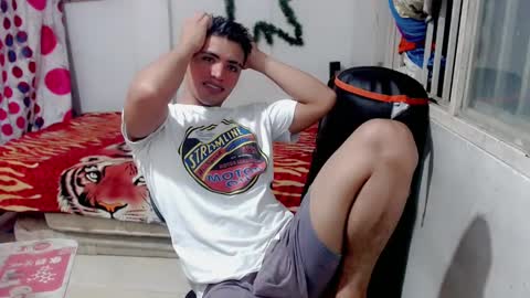 Snapshot of bergon30 chatting on 01/05/25, 11:22 Bergon77 online show from 01/05/25, 11:22