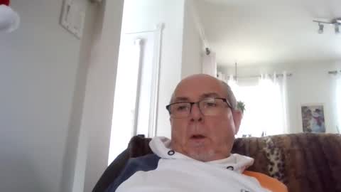 bernard1102 online show from 12/04/24, 02:48