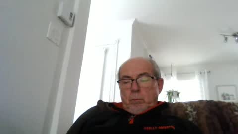 bernard1102 online show from 03/05/25, 08:42