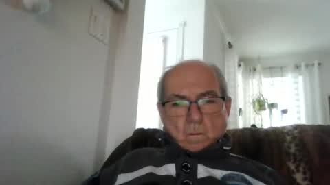 bernard1102 online show from 12/17/25, 02:12