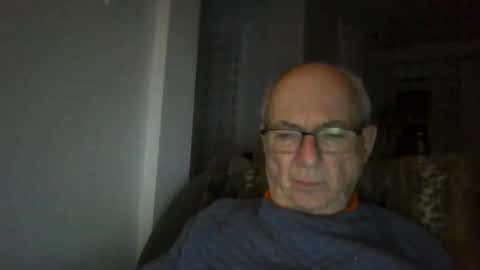 Snapshot of bernard1102 chatting on 02/21/26, 01:28 bernard1102 online show from 02/21/26, 01:28