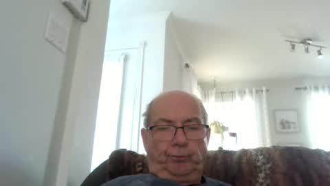 Snapshot of bernard1102 chatting on 02/21/26, 01:56 bernard1102 online show from 02/21/26, 01:56