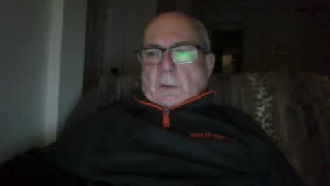 Snapshot of bernard1102 chatting on 03/01/26, 02:02 bernard1102 online show from 03/01/26, 02:02