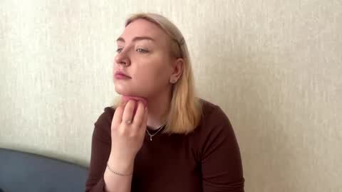 Anny online show from 05/25/26, 08:20