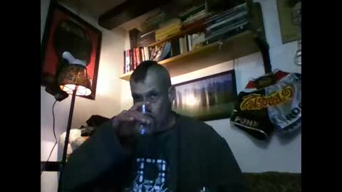 bernichaoss77 online show from 01/02/25, 05:35