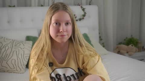 Mira online show from 03/23/26, 11:36