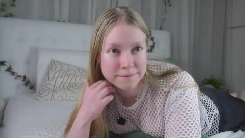 Mira online show from 04/03/26, 12:25