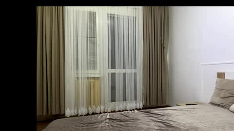 Alex and Victoria online show from 04/03/26, 07:23