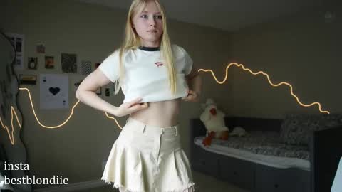 Chloe Next stream on Friday online show from 02/28/25, 08:50