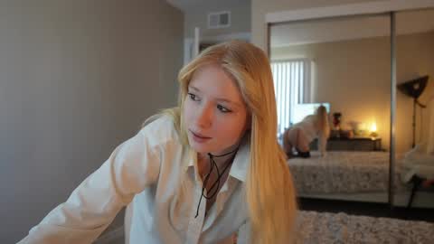 Chloe Next stream on Friday online show from 11/29/25, 08:34