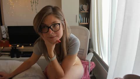 Vicky   online show from 02/26/26, 07:51