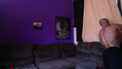 Snapshot of bestmuscle chatting on 12/25/24, 01:30 bestmuscle online show from 12/25/24, 01:30