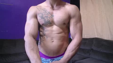 Snapshot of bestmuscle chatting on 03/09/25, 07:26 bestmuscle online show from 03/09/25, 07:26