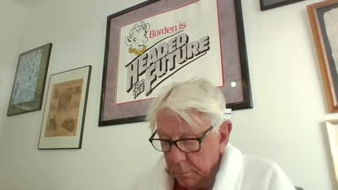 Snapshot of bestshot1951 chatting on 06/11/26, 12:14 bestshot1951 online show from 06/11/26, 12:14