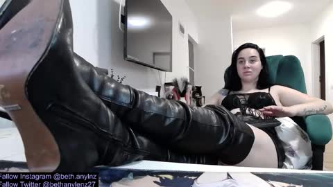 Snapshot of bethanylenz2 chatting on 11/04/25, 10:03 bethanylenz2 online show from 11/04/25, 10:03