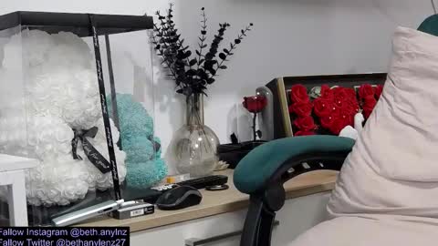 Snapshot of bethanylenz2 chatting on 11/22/25, 09:14 bethanylenz2 online show from 11/22/25, 09:14