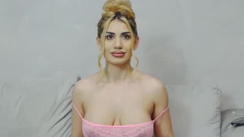 Snapshot of bethierusse chatting on 01/12/25, 09:51 bethierusse online show from 01/12/25, 09:51