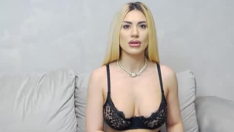 Snapshot of bethierusse chatting on 02/16/25, 11:37 bethierusse online show from 02/16/25, 11:37