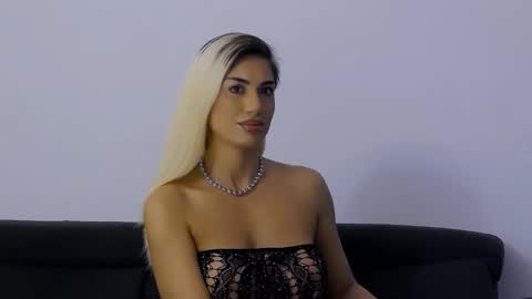 Snapshot of bethierusse chatting on 10/13/25, 04:34 bethierusse online show from 10/13/25, 04:34