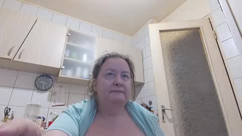 Snapshot of bethnorth chatting on 03/07/25, 05:29 bethnorth online show from 03/07/25, 05:29