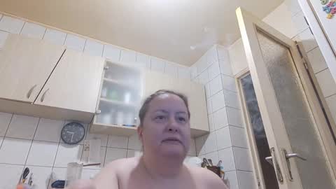 Snapshot of bethnorth chatting on 03/08/25, 05:28 bethnorth online show from 03/08/25, 05:28