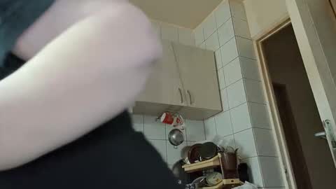 Snapshot of bethnorth chatting on 12/16/25, 11:37 bethnorth online show from 12/16/25, 11:37