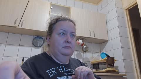Snapshot of bethnorth chatting on 06/05/26, 12:28 bethnorth online show from 06/05/26, 12:28