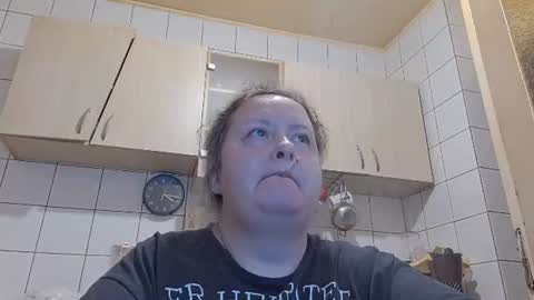 Snapshot of bethnorth chatting on 06/12/26, 01:15 bethnorth online show from 06/12/26, 01:15