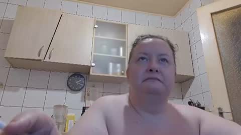 Snapshot of bethnorth chatting on 06/14/26, 11:18 bethnorth online show from 06/14/26, 11:18
