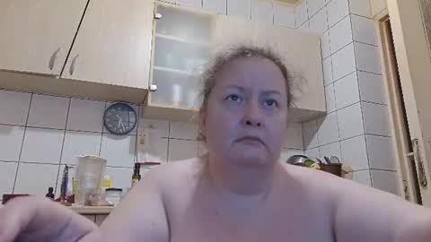 Snapshot of bethnorth chatting on 06/22/26, 03:25 bethnorth online show from 06/22/26, 03:25