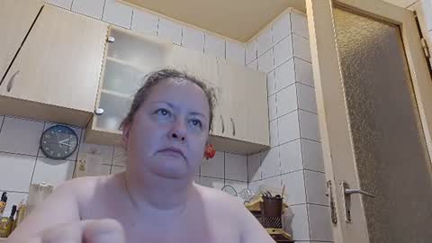 Snapshot of bethnorth chatting on 06/27/26, 11:21 bethnorth online show from 06/27/26, 11:21