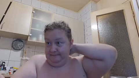 Snapshot of bethnorth chatting on 07/05/26, 11:23 bethnorth online show from 07/05/26, 11:23