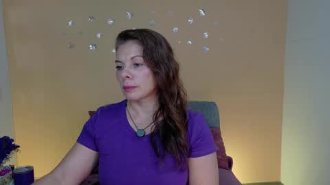 Snapshot of betsy_anub chatting on 06/09/26, 07:03 LINDA online show from 06/09/26, 07:03